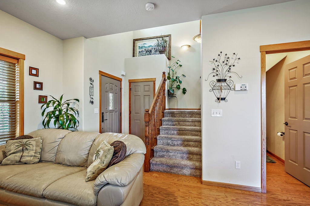 618 Shadow Way Central Point, OR 97502 - Photo 12 of 36 SW(12)