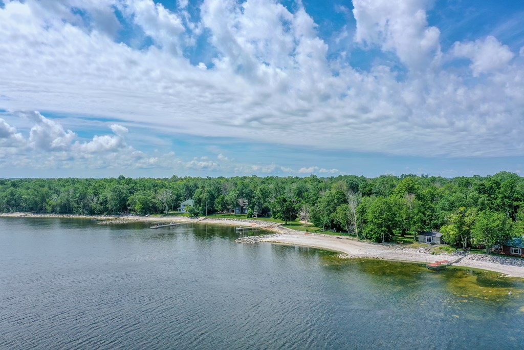 4096 Sand Bay Point Road Sturgeon Bay, WI 54235 - Photo 10 of 30 Gallery Image 10