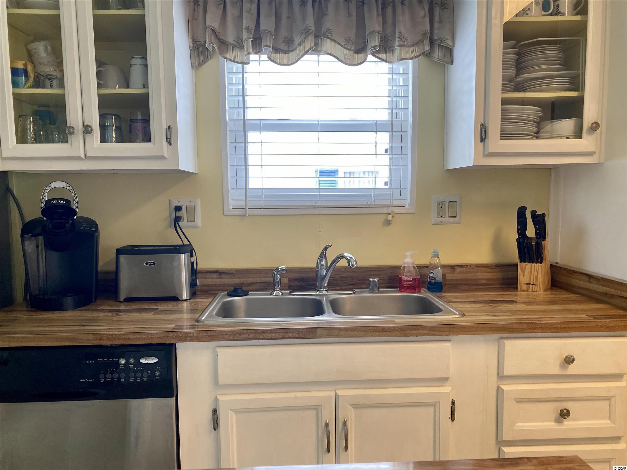 503 Oceanside Drive Murrells Inlet, SC 29576 - Photo 10 of 26 Gallery Image 10