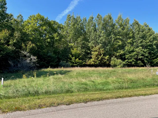 $33,000 | Opal Ridge, Onekama, MI 49675