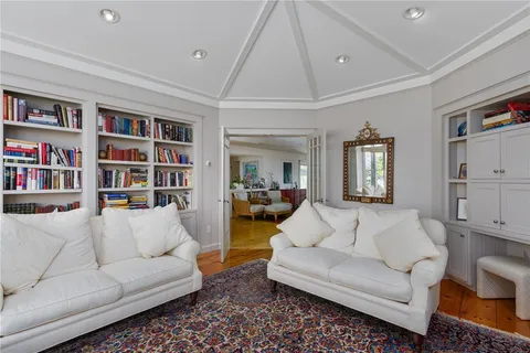 $1,750,000 | 40 Little Harbor Road, Tiverton, RI 02878