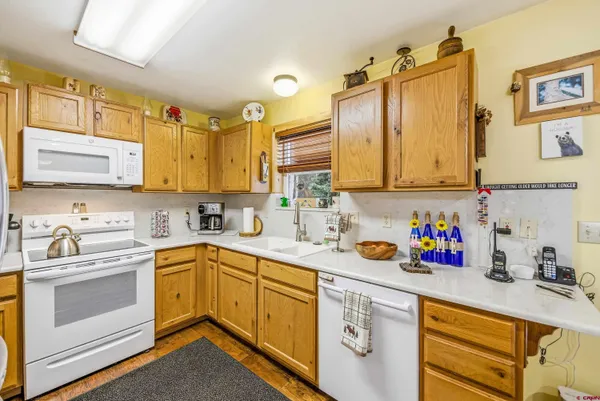 $725,000 | 200 Lake Road, Cimarron, CO 81220