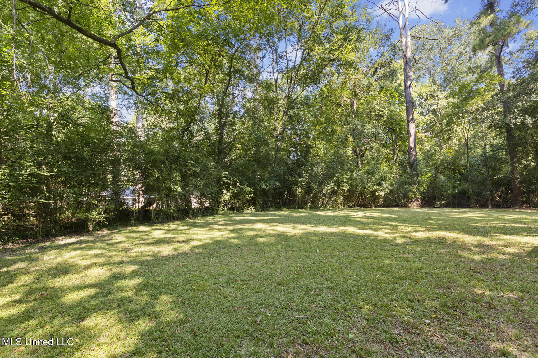 316 Colonial Circle Jackson, MS 39211 - Photo 26 of 28 316 Colonial Cir-25