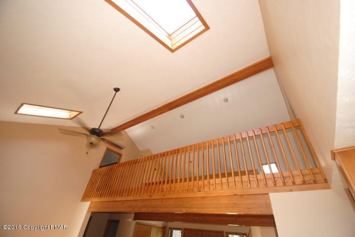 154 Bowman Road Mount Pocono, PA 18344 - Photo 24 of 41 a view of entryway