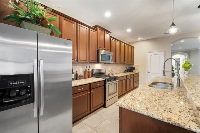 $637,500 | 513 Manns Harbor Drive, Apollo Beach, FL 33572