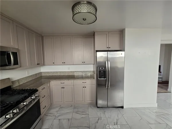 $4,500 | 2440 Penmar Avenue, Unit 2, Venice, CA 90291