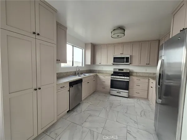 $4,500 | 2440 Penmar Avenue, Unit 2, Venice, CA 90291