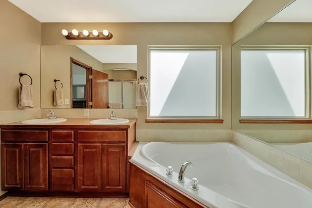 $330,000 | 704 West Slate Street, Andover, KS 67002