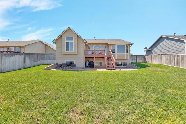 $330,000 | 704 West Slate Street, Andover, KS 67002