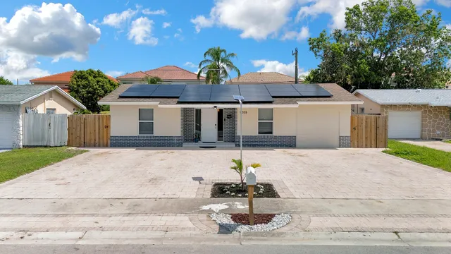 $549,900 | 9709 Southwest 1st Place, Boca Raton, FL 33428