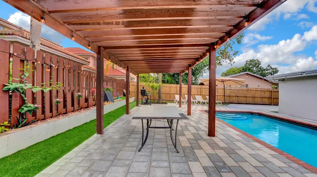 $549,900 | 9709 Southwest 1st Place, Boca Raton, FL 33428