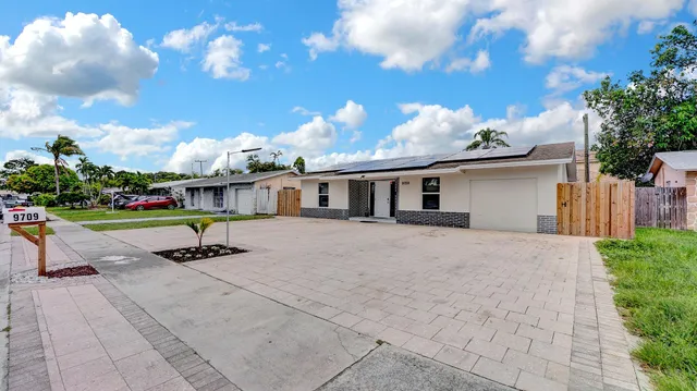 $549,900 | 9709 Southwest 1st Place, Boca Raton, FL 33428