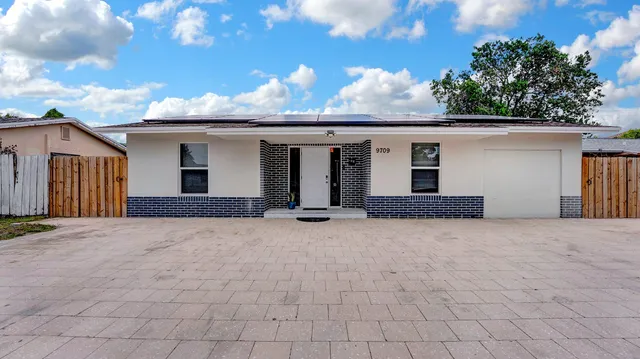 $549,900 | 9709 Southwest 1st Place, Boca Raton, FL 33428