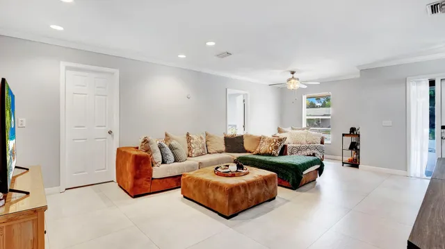 $549,900 | 9709 Southwest 1st Place, Boca Raton, FL 33428