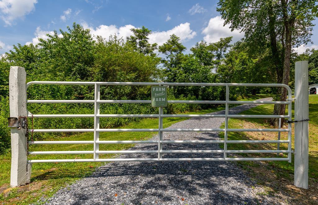 26361 Poor Valley Road Saltville, VA 24370 - Photo 4 of 43 70295_38