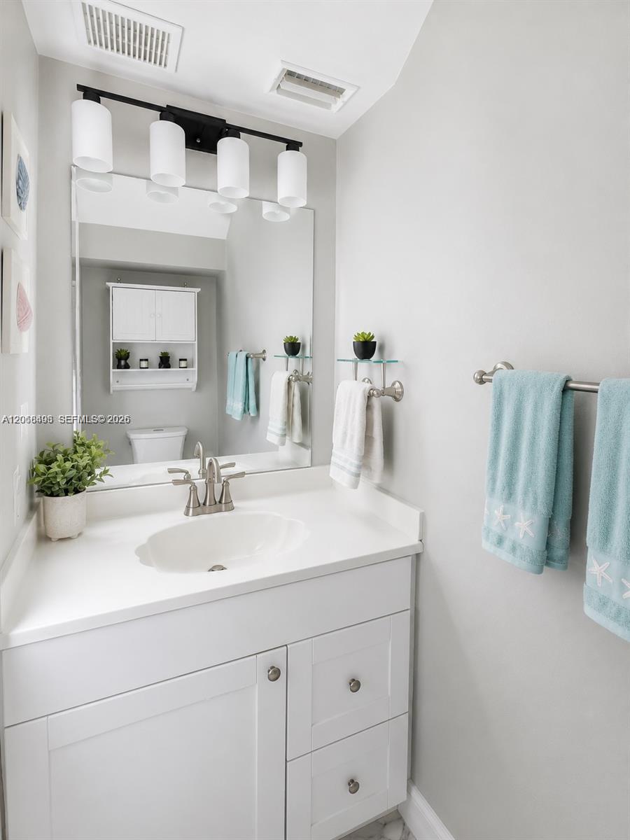 963 Falling Water Road Weston, FL 33326 - Photo 8 of 29 Gallery Image 8