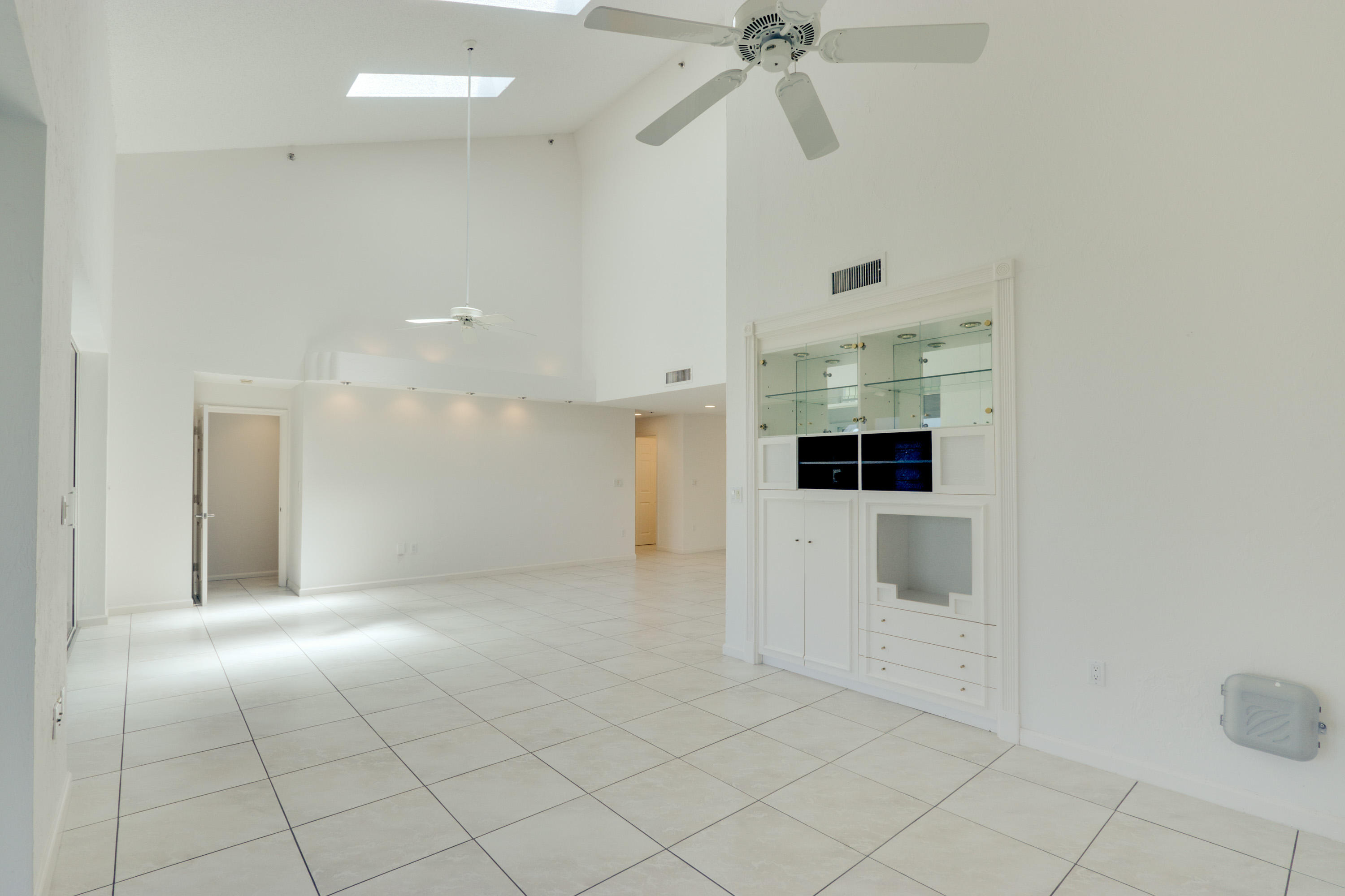 17031 Boca Club Boulevard, Unit 106A Boca Raton, FL 33487 - Photo 19 of 60 Den area view to Living Room