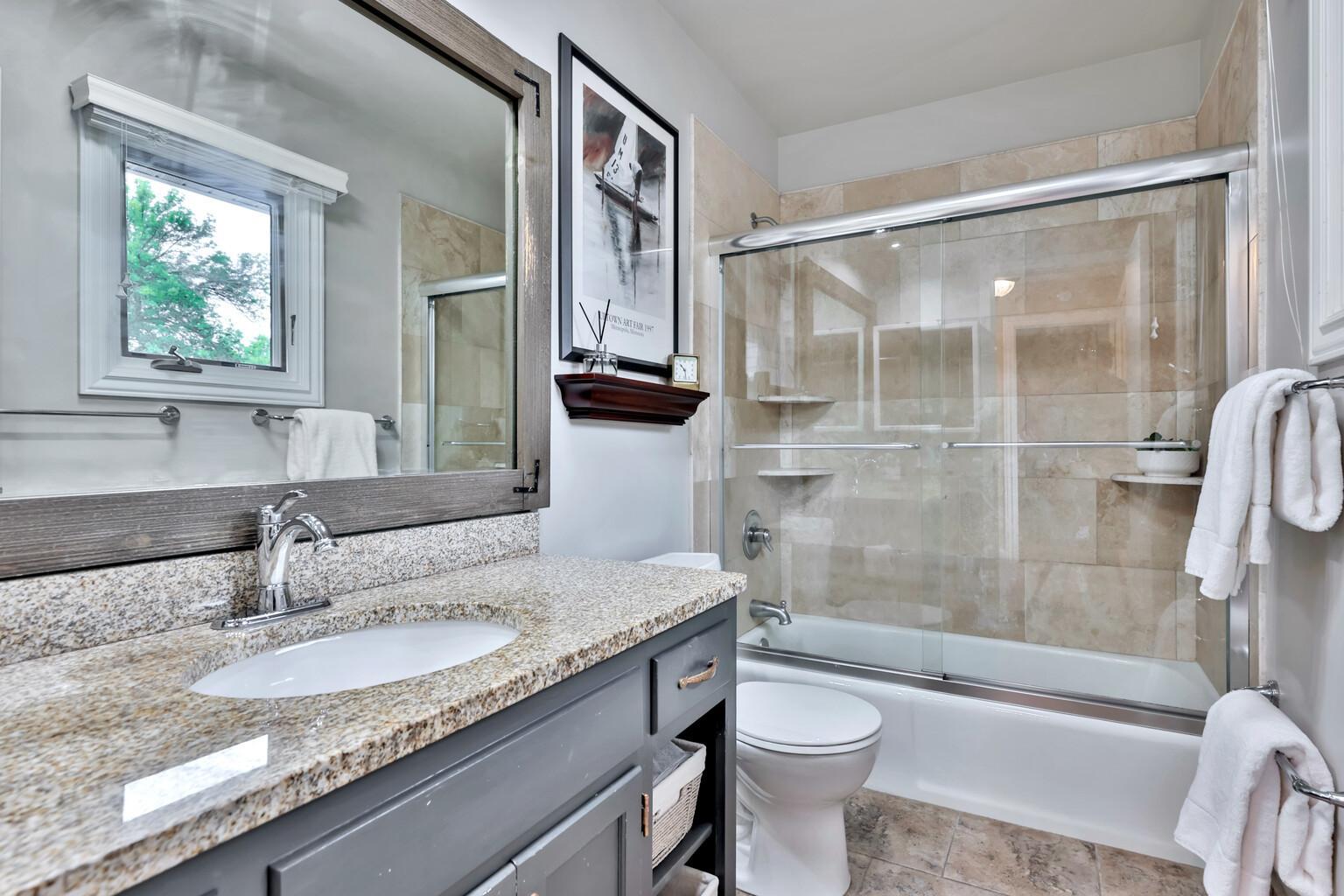 8264 Kingslee Road Bloomington, MN 55438 - Photo 23 of 38 Gallery Image 23