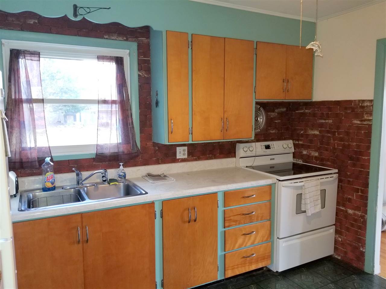 27 Rundlett Street Concord, NH 03301 - Photo 13 of 29 Gallery Image 13