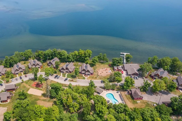 $165,000 | 6940 Beach View Lane Northwest, Unit 2202, Walker, MN 56484