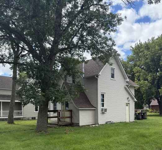 $94,000 | 1450 4th Avenue, Windom, MN 56101
