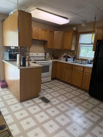 $94,000 | 1450 4th Avenue, Windom, MN 56101