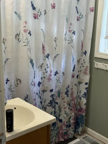 $94,000 | 1450 4th Avenue, Windom, MN 56101