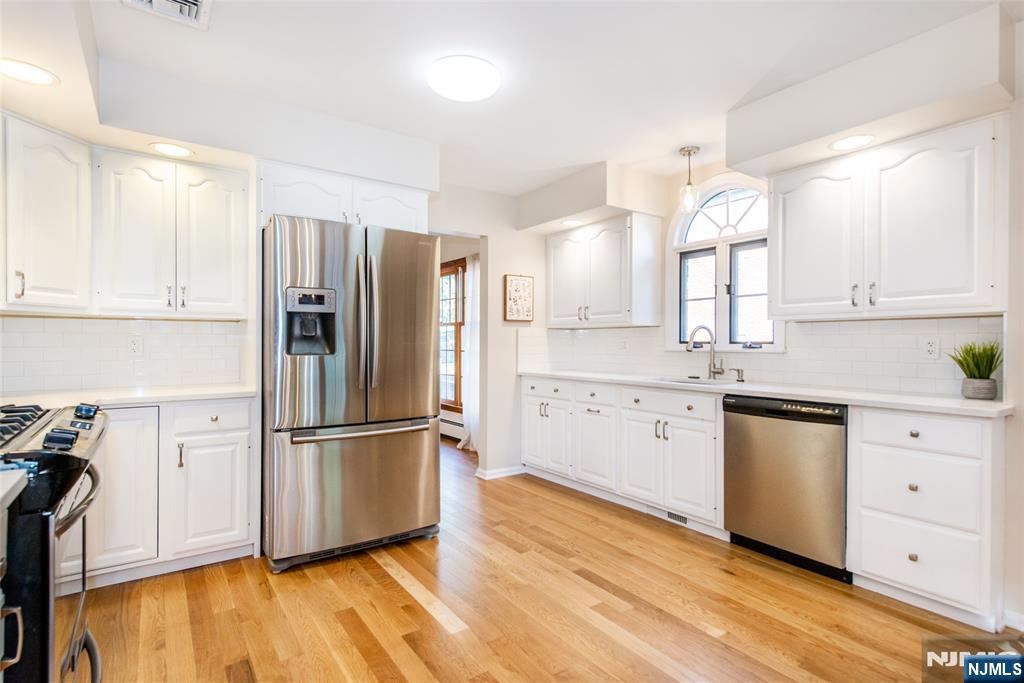 165 West Passaic Avenue Rutherford, NJ 07070 - Photo 11 of 42
