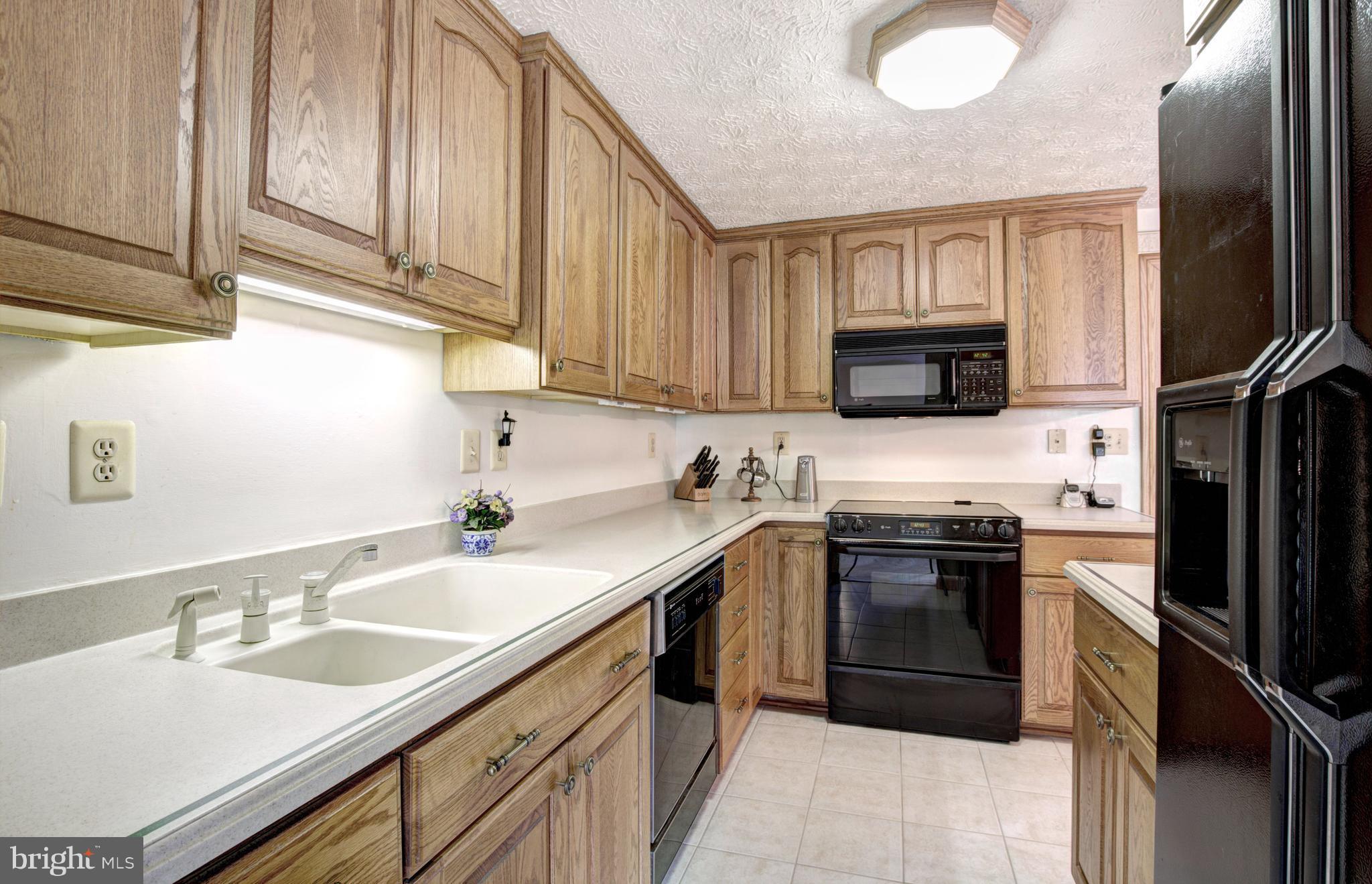 8279 Wold Den Court Springfield, VA 22153 - Photo 13 of 27 Kitchen