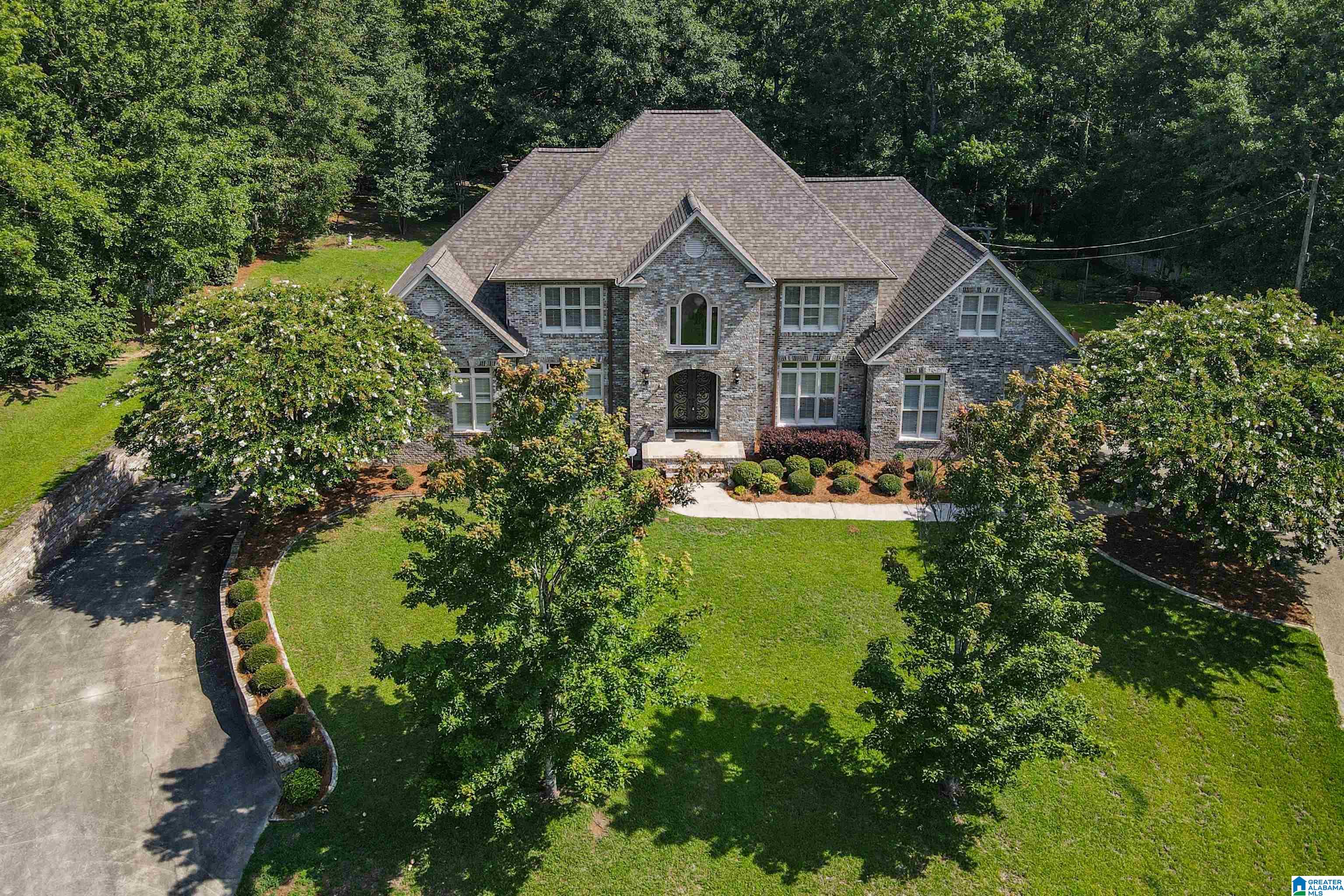140 Windwood Circle Alabaster, AL 35007 - Photo 2 of 73