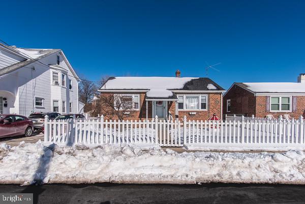 913 Afton Street Philadelphia, PA 19111 - Photo 1 of 33