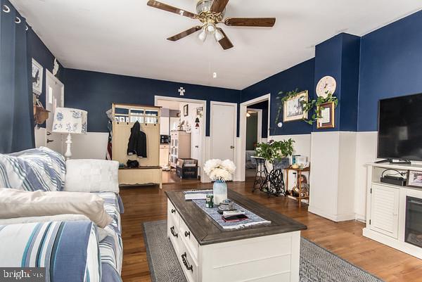 913 Afton Street Philadelphia, PA 19111 - Photo 18 of 33