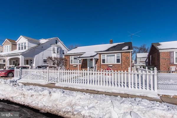 913 Afton Street Philadelphia, PA 19111 - Photo 3 of 33