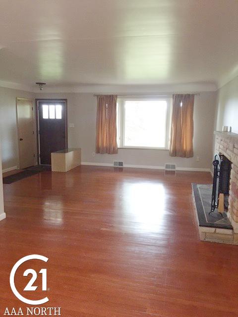 68840 Campground Road Washington, MI 48095 - Photo 11 of 31 living room