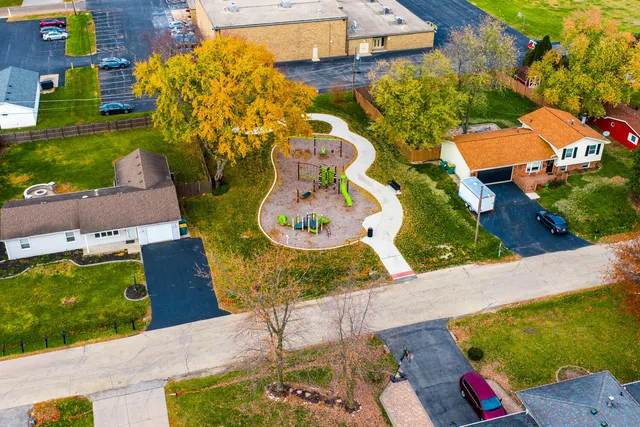 $380,000 | 207 Diana Avenue, Shorewood, IL 60404