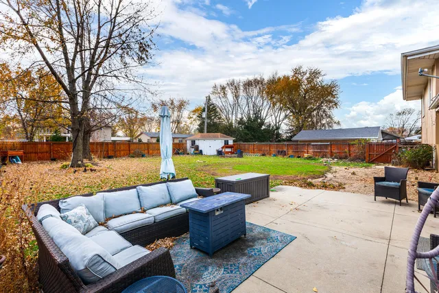 $380,000 | 207 Diana Avenue, Shorewood, IL 60404