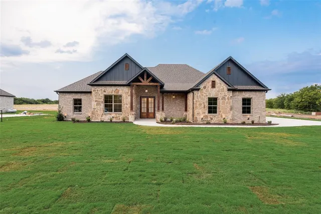 $570,000 | 73 Dove Landing Rd Valley View, Valley View, TX 76272