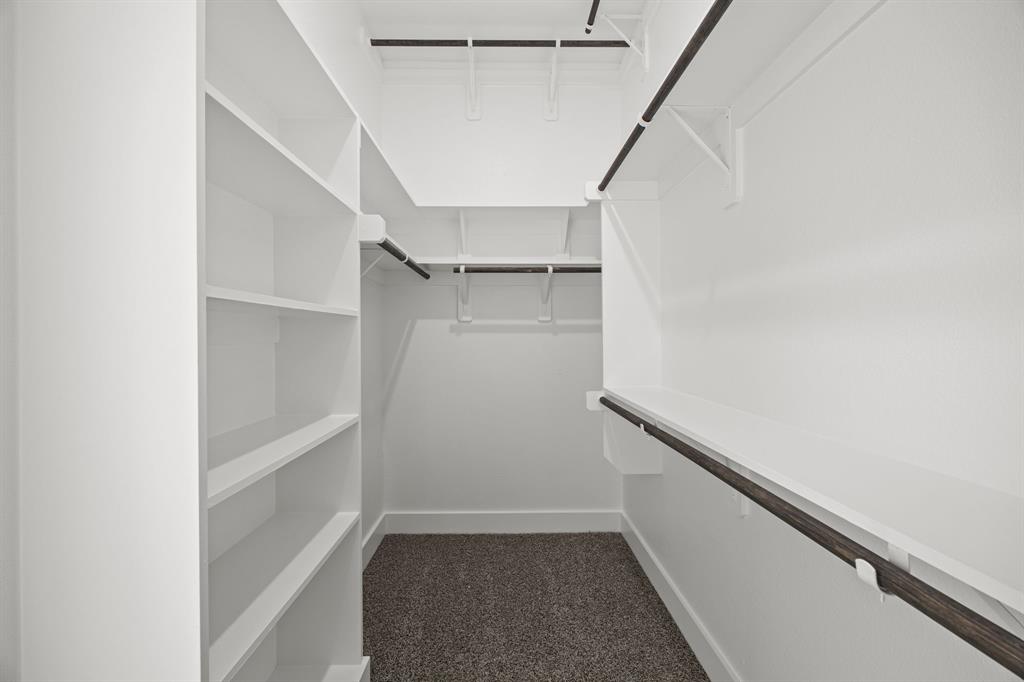 73 Dove Landing Rd Valley View Valley View, TX 76272 - Photo 21 of 30 Walk in closet with dark carpet