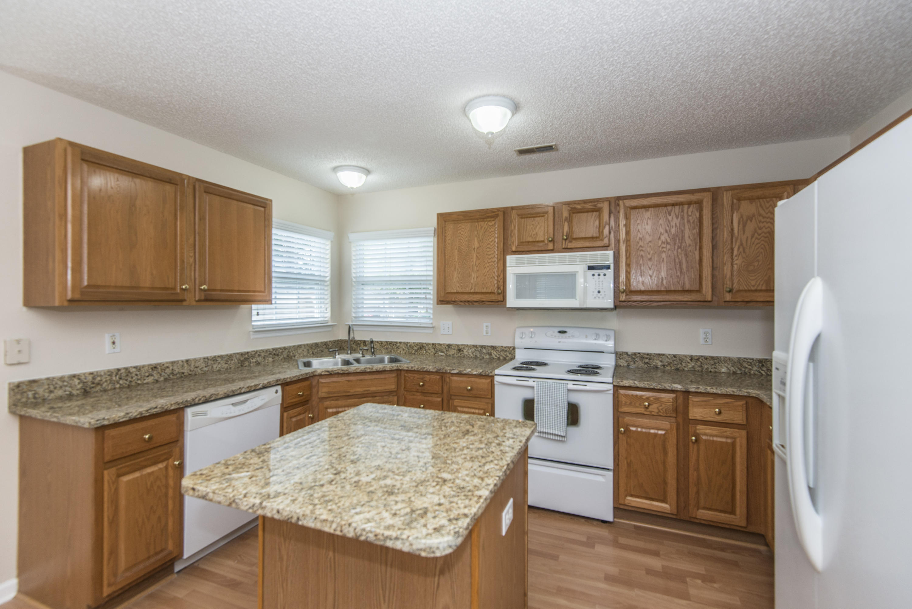 1229 Millbrook Road Summerville, SC 29486 - Photo 8 of 31 _DSC6124