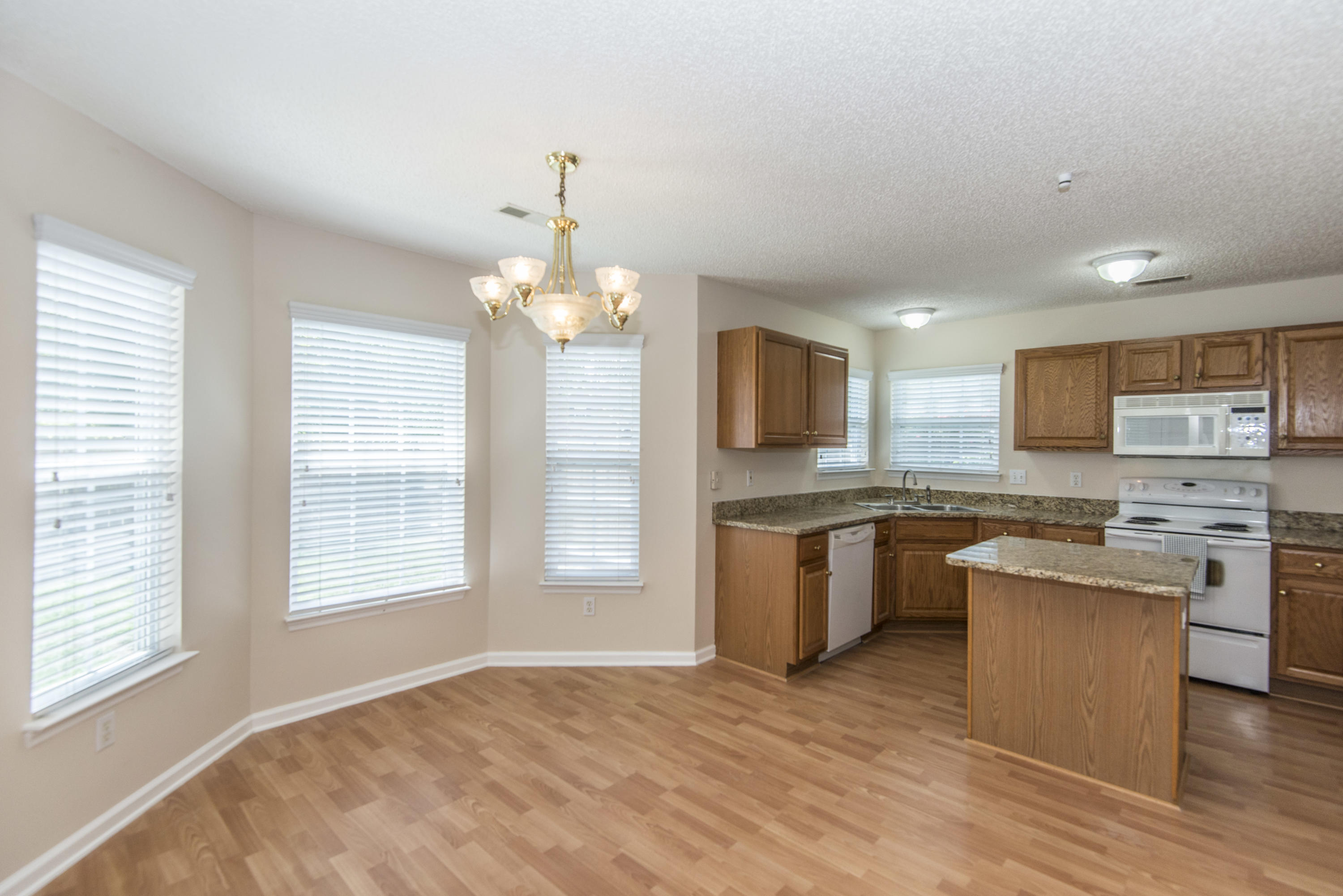 1229 Millbrook Road Summerville, SC 29486 - Photo 10 of 31 _DSC6122