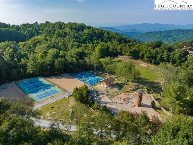 a view of a tennis court