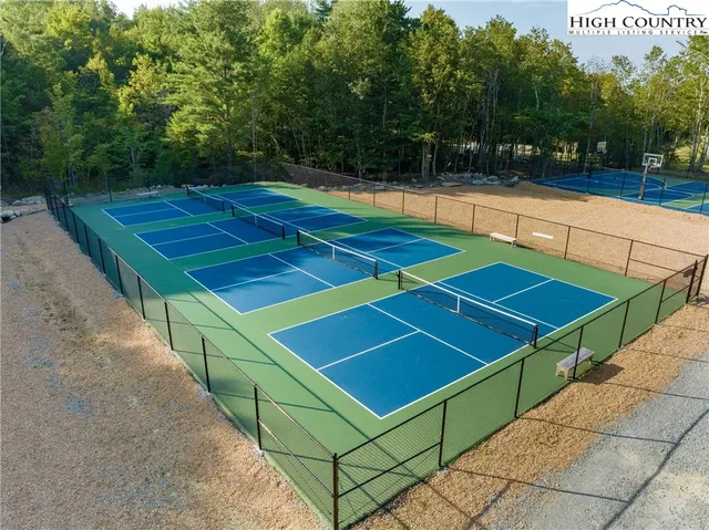 a view of a tennis court