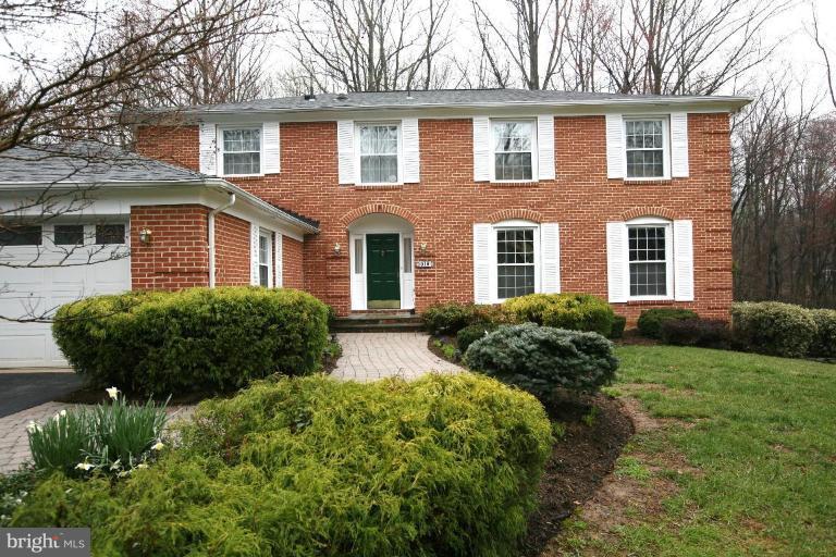 918 Ridge Drive McLean, VA 22101 - Photo 1 of 9 Exterior (Main)