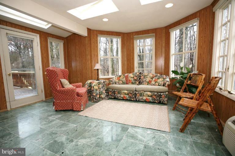 918 Ridge Drive McLean, VA 22101 - Photo 4 of 9 Sunroom