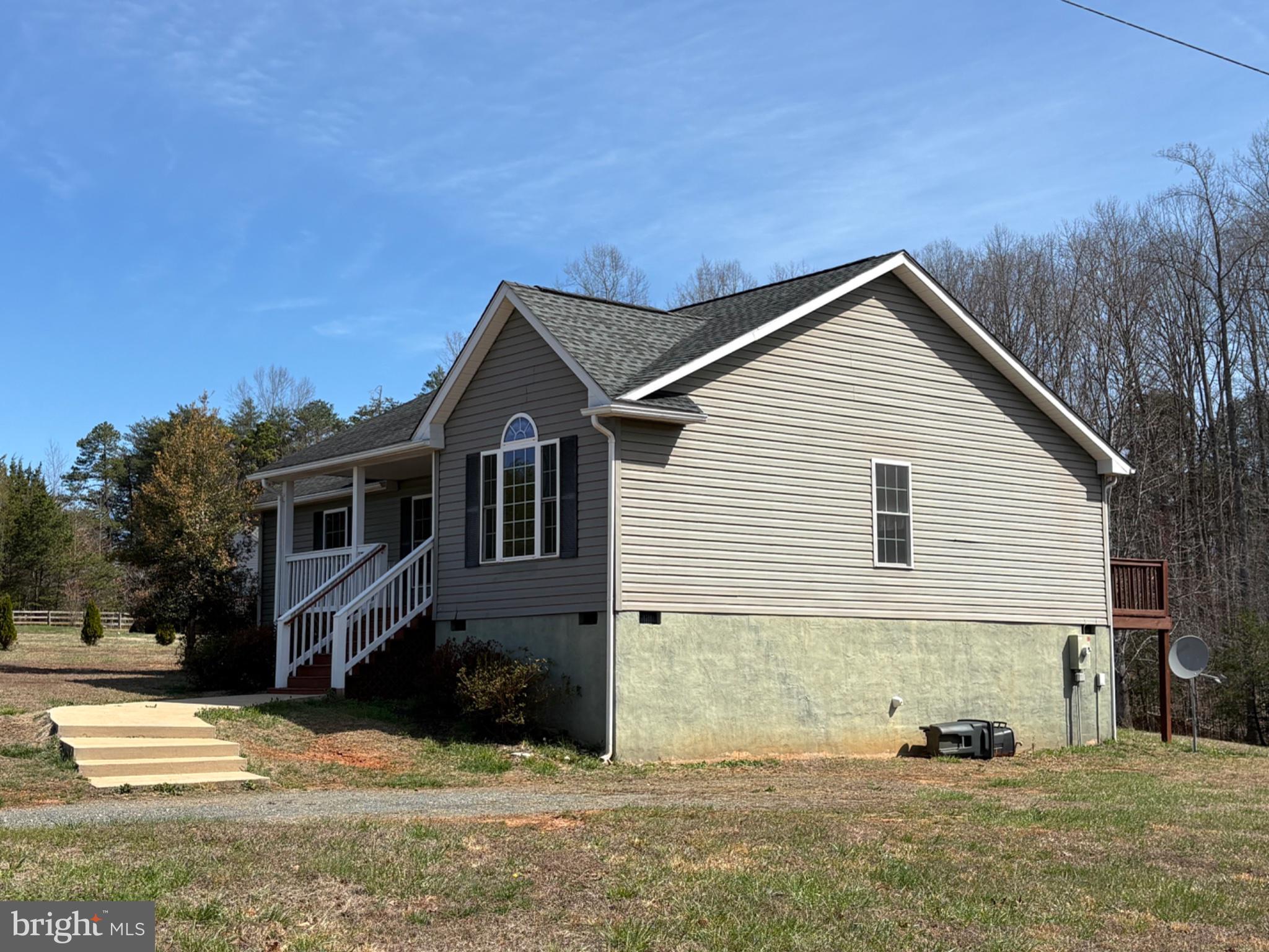 41 Elizabeth Lane Louisa, VA 23093 - Photo 4 of 19 Charming home with serene surroundings.