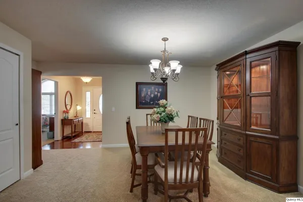 $280,000 | 4901 Chestnut Street, Quincy, IL 62305