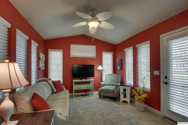 $280,000 | 4901 Chestnut Street, Quincy, IL 62305