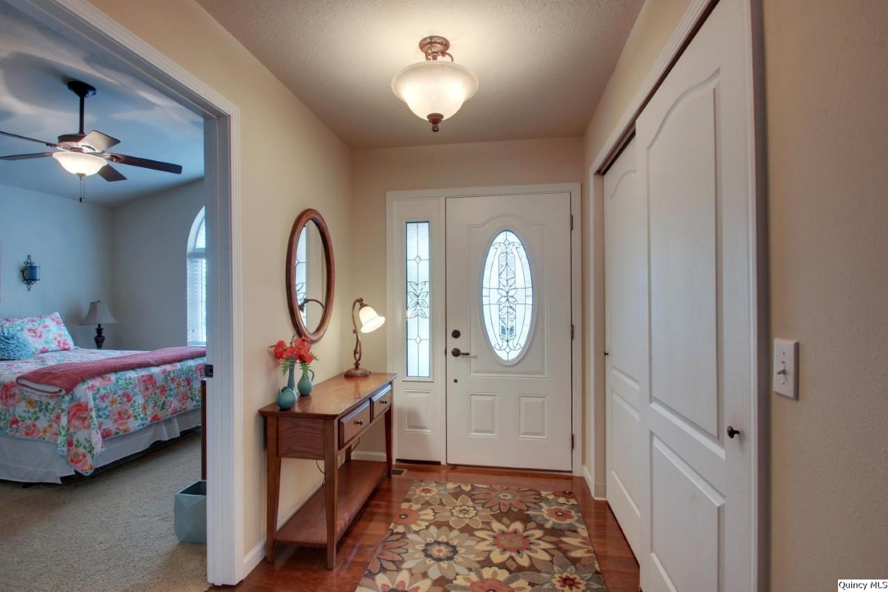 4901 Chestnut Street Quincy, IL 62305 - Photo 3 of 26