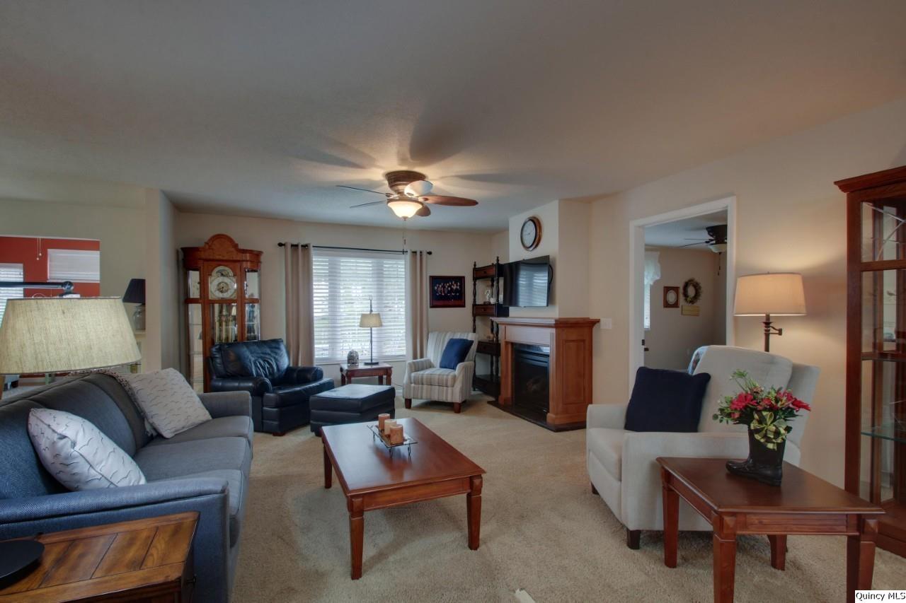 4901 Chestnut Street Quincy, IL 62305 - Photo 4 of 26