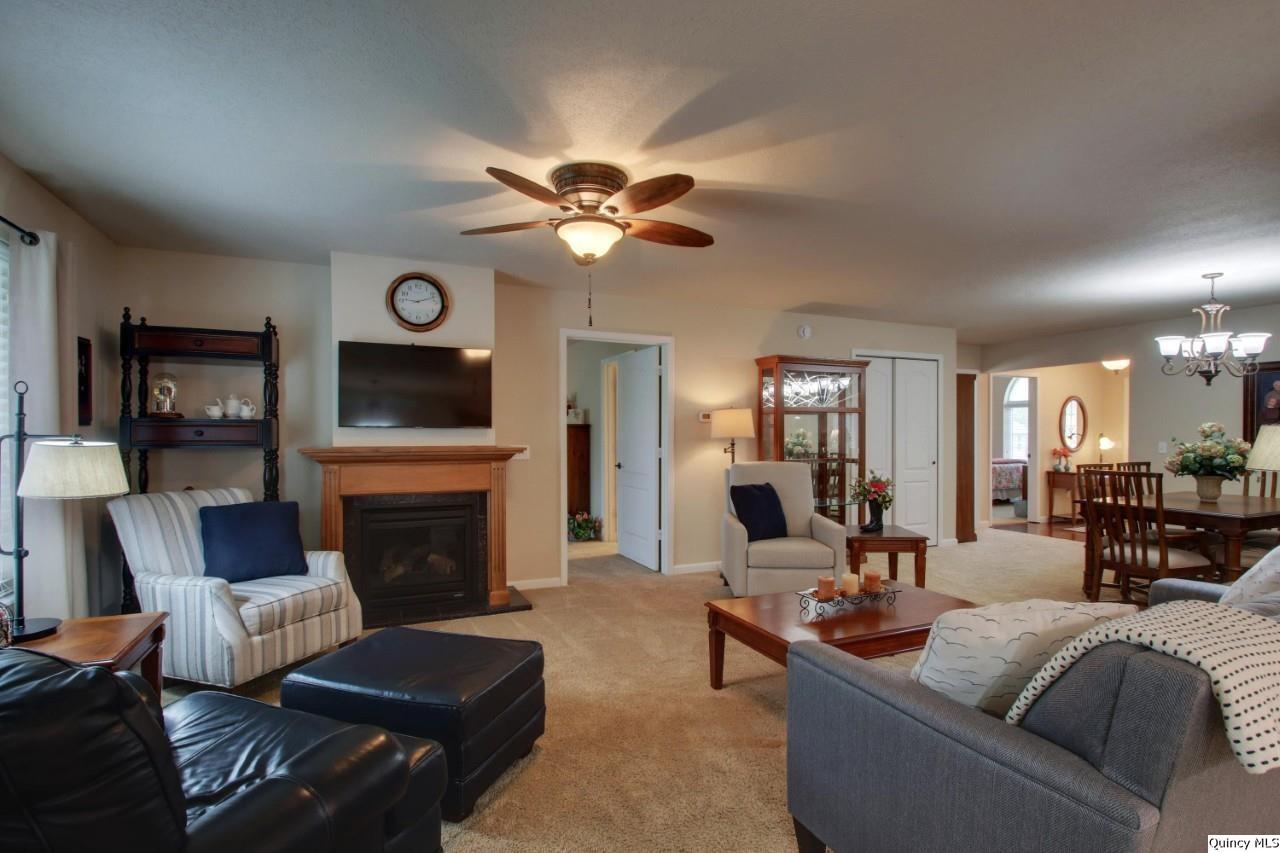 4901 Chestnut Street Quincy, IL 62305 - Photo 6 of 26